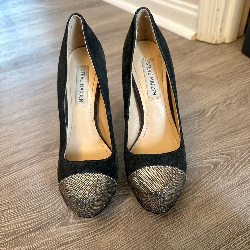 GUC Steve Madden gold captoe heels size 6.5